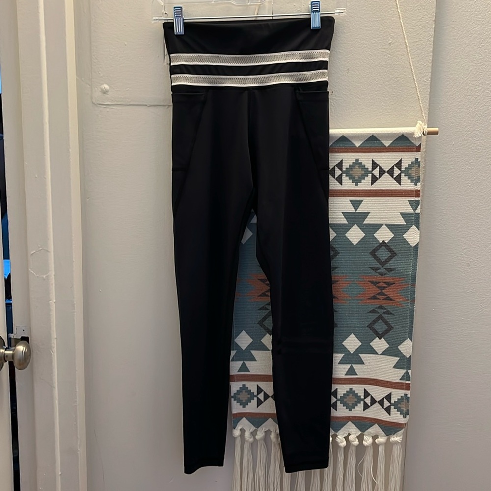 Lilybod - Sz Small Black White Leggings w Stripes Side Pockets Workout ☠️